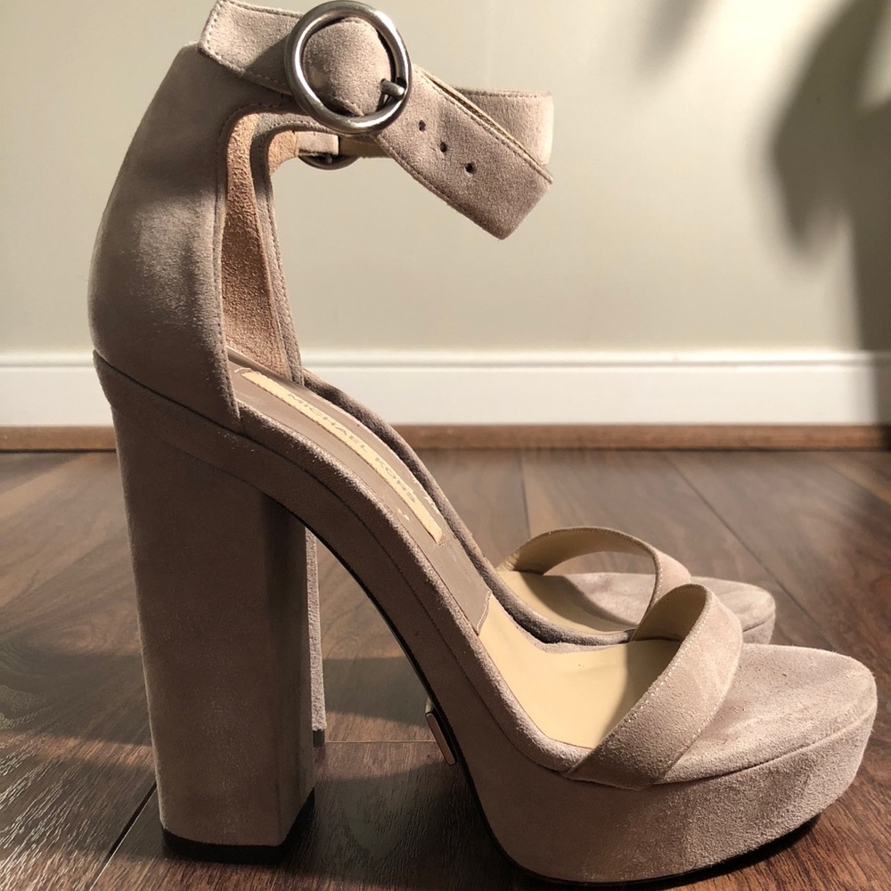 🎉Price Drop🎉 Micheal Kors Suede Platform Sandals